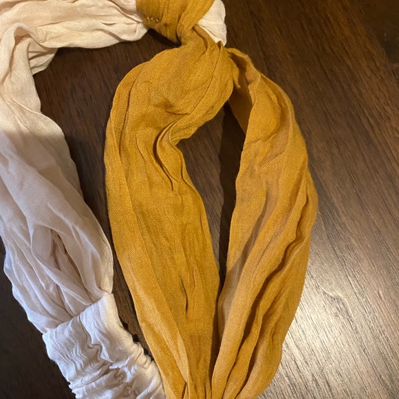 Anthropolgie Headband - Picture 8 of 9